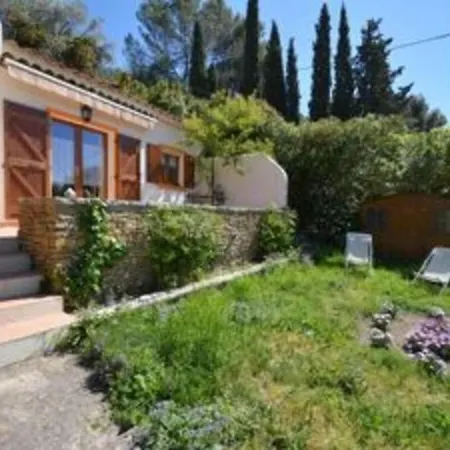 Les Oiseaux Holiday home